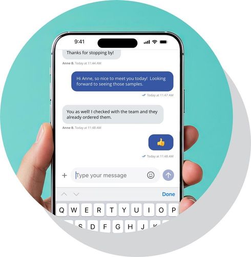 Mobile event app attendee-to-attendee chat and messaging on iPhone